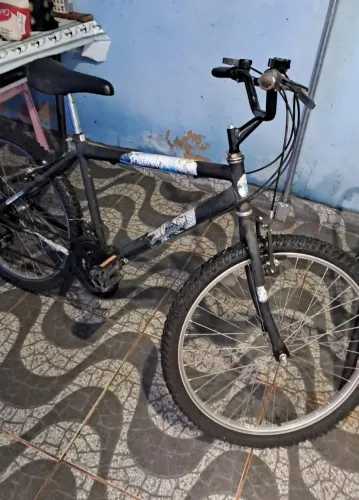 Bicicleta Aro 18 Homem Aranha com 18 marchas