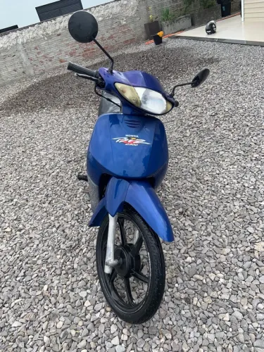 ? Honda Biz C100 ES 2002 - Azul Vendo Honda Biz C100 ES, ano 2002, azul.