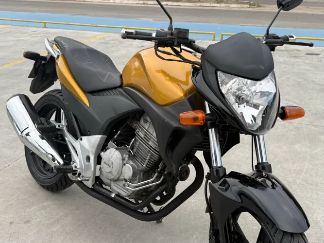 CB300 impecável aceito trocas 