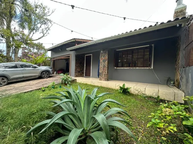 CASA TÉRREA CANTEGRIL- 4 quartos, 2 vagas e anexo!
