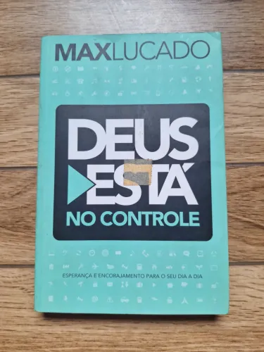 Livros religiosos diversos e usados