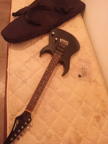 Guitarra Kashima