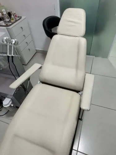 Cadeira de Procedimentos Elétrica - Estética/Odonto/Medico