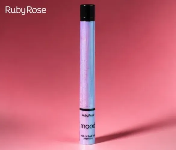 Maquiagem Ruby Rose 