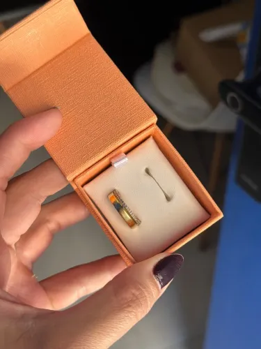 Aliança Vivara ouro 18k e diamantes 