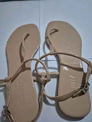 Sandália Shutz rasteira tam 35