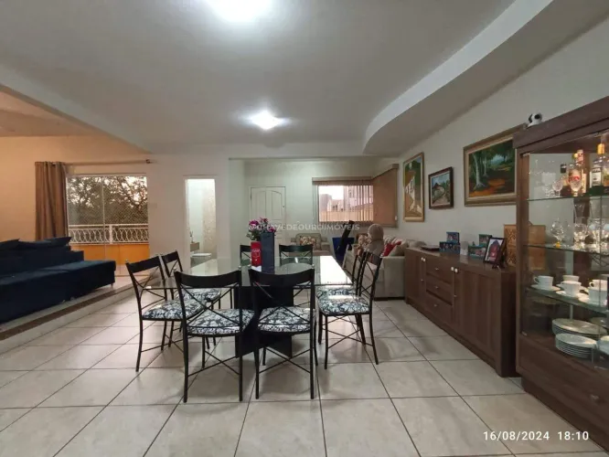 Casa à venda, 3 quartos, 1 suíte, 2 vagas, Vila Frei Eugênio - Uberaba/MG