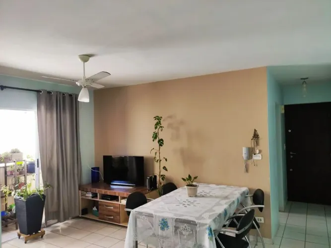 Apartamento à venda | 2 quartos com sacada | Zona 07 Maringá