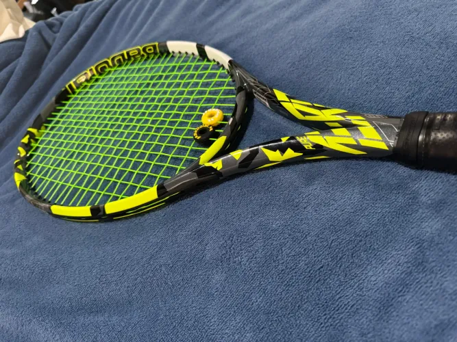 RAQUETE BABOLAT PURE AERO 98 - COMPRADA HA 2 MESES - SEM USO
