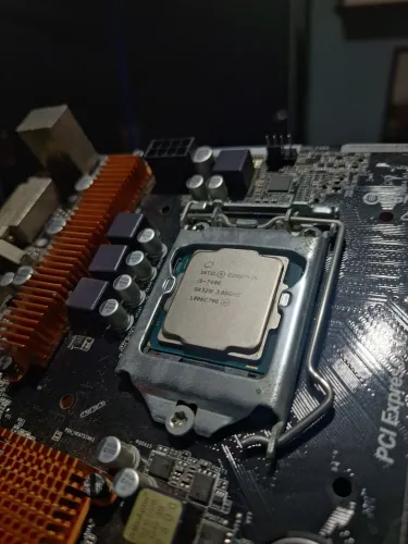 Kit Intel Core i5 7400 3.00Ghz (Com Cooler) + Placa Mãe Cps H110 Lga 1151