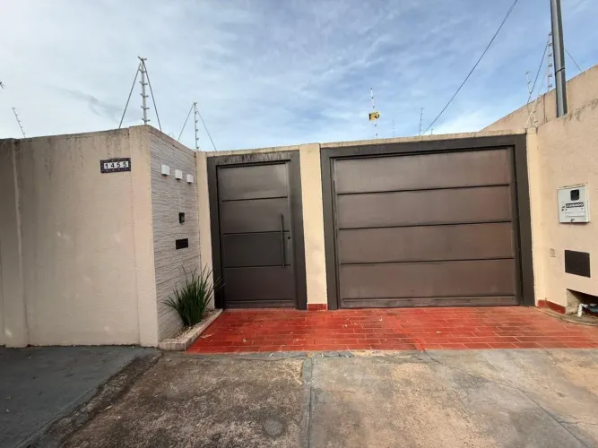 Vende-se casa em Anastácio