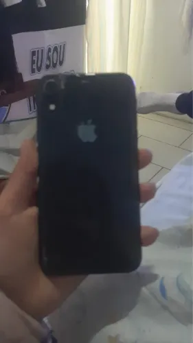 Vendo iPhone XR ótimo estado está trincado atrás mais não interfere em nada
