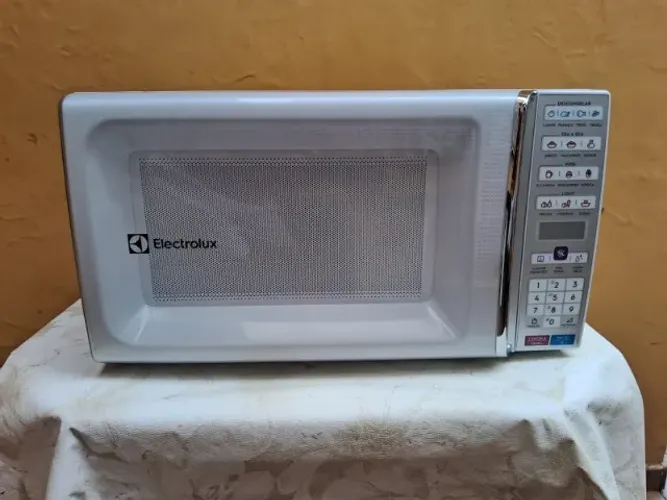 Microondas Eletrolux 34l ( novo s/ uso ) zap. 98687.7951