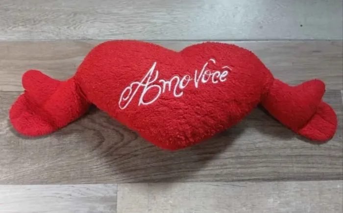 Almofada de Pelúcia Coração Amo Você