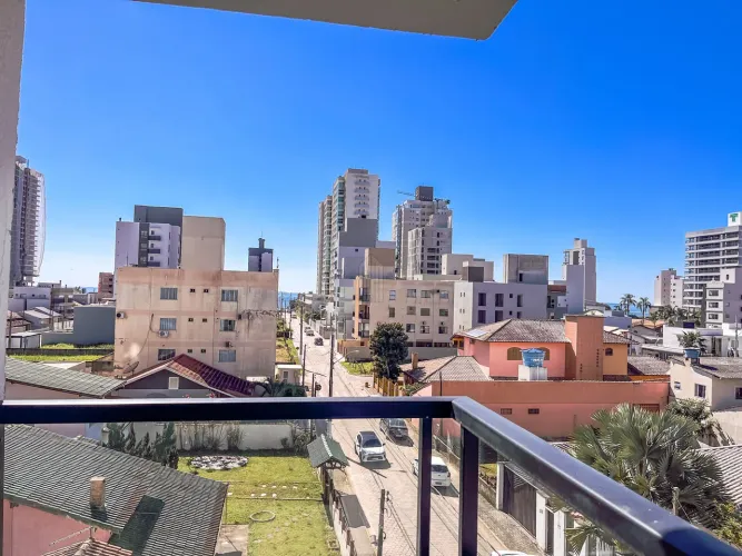 Apartamento à venda no bairro Itacolomi - Balneário Piçarras/SC