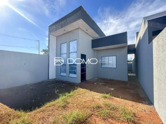 Casa à venda no Interlagos (Norte) | 2 quartos, 1 suíte | 2 vagas | Churrasqueira e quinta
