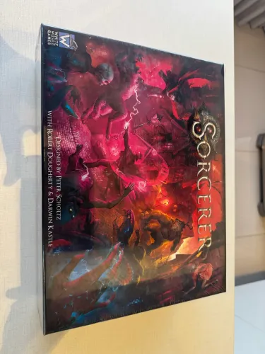 Jogo de tabuleiro Sorcerer com todas as expansões versão kickstarter em inglês