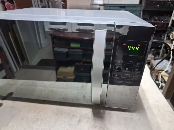 forno micro-ondas philco plata .funcionando perfeitamente 20 litros