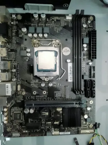 Kit Placa Mãe Gigabyte + Processador Intel Core I5 7400