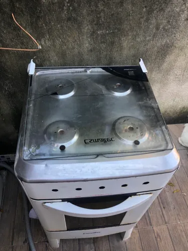 VENDO FOGÃO 150 COM TODOS OS BOTÕES TODO COMPLETO