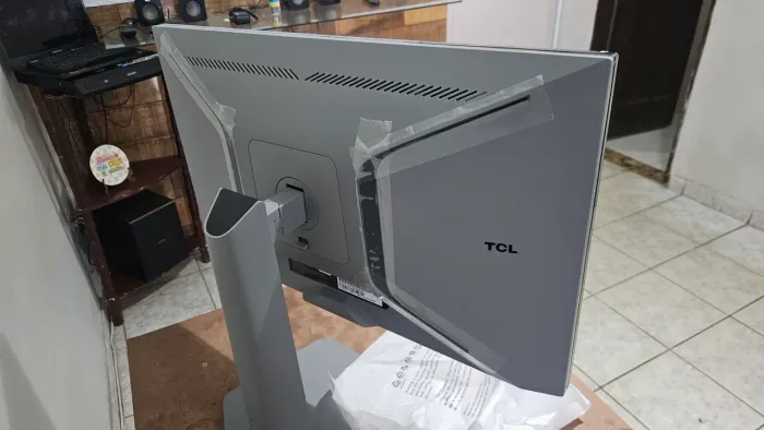 Monitor Tcl 25 polegadas Qled novo com nota