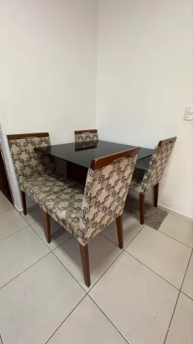 Mesa 4 cadeiras