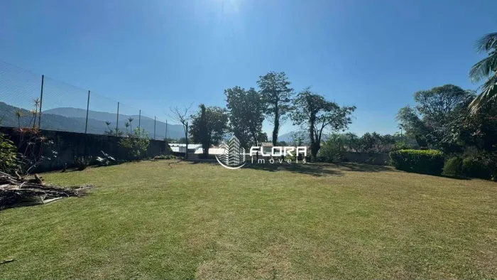 Terreno à venda, 360 m² por R$ 400.000,00 - Itaipu - Niterói/RJ