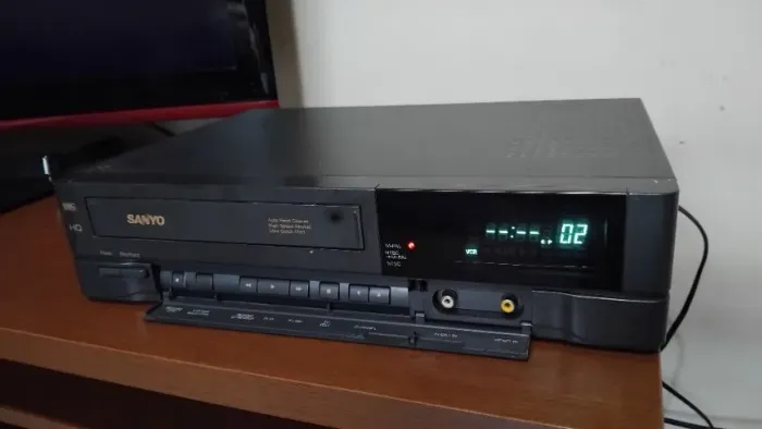 Video cassete Sanyo VHR 9401br, funciona imagem com chuvisco leia