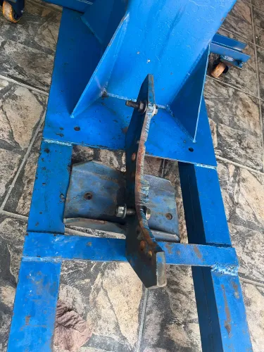 Suporte móvel para montar motor caixa e diferencial