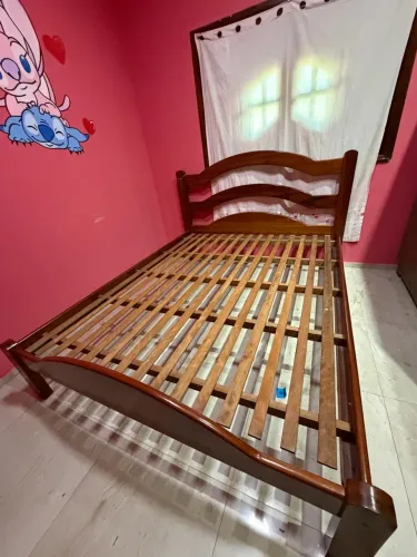 Vendo cama casal madeira massaranduba queen