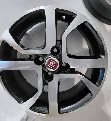 Roda semi nova aro 15 Fiat original 