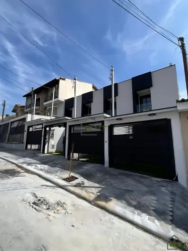 Sobrado à Venda na Bela Vista Osasco | 3 Quartos, Quintal e 2 Vagas de Garagem