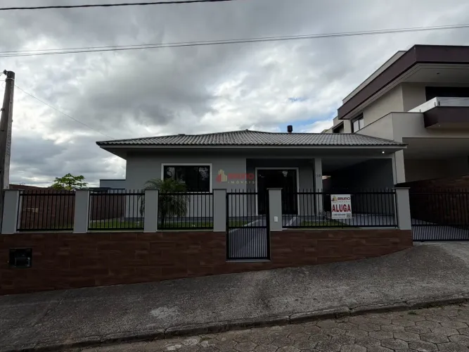 Casa de 03 dormitórios para locação, Centro, Antônio Carlos