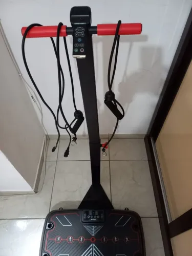 PLATAFORMA VIBRATÓRIA FITNESS GENIS