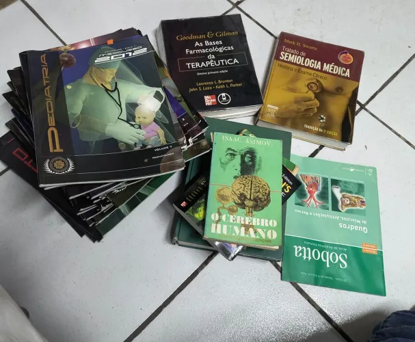 Livros medicina em bom estado