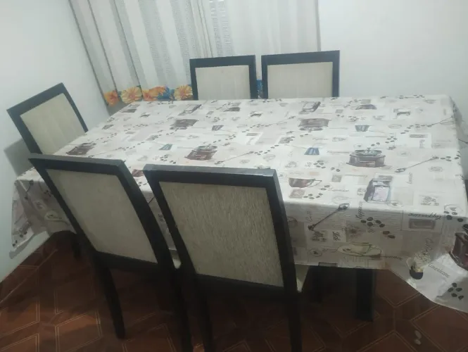 Mesa de vidro de 5 cadeiras 