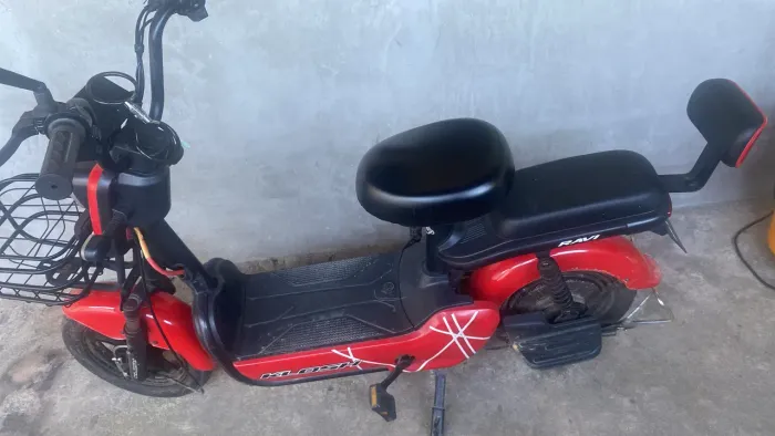 Vendo Usada, valor a tratar, muito boa e corre bastante 