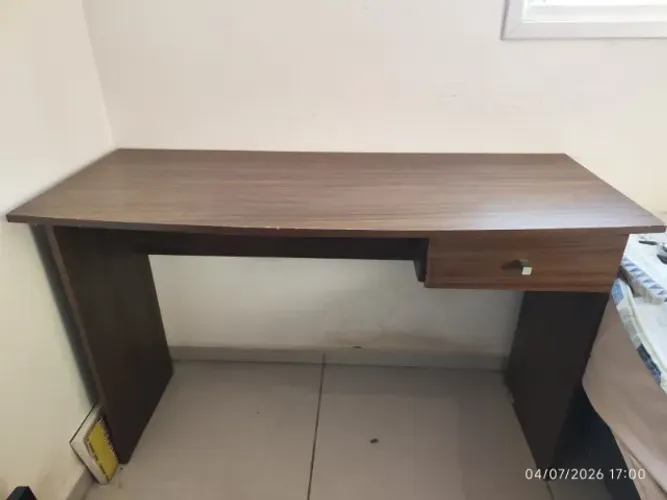 Escrivaninha de Madeira com Gaveta 120x45 cm