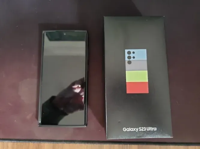 Samsung Galaxy S23 Ultra 512GB - Para Peças ou Reparo