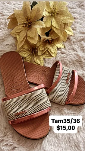Sapatos e rasteira 