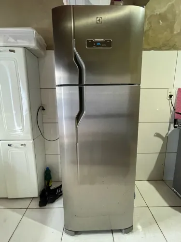 Geladeira usada - em bom estado - retirada de peças