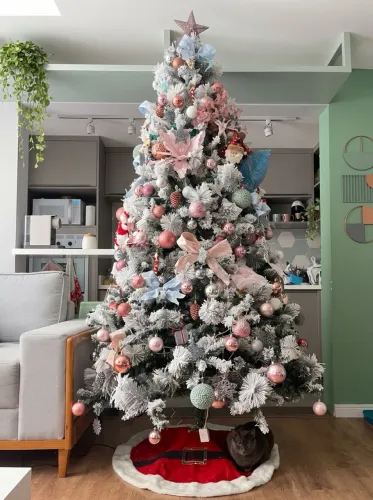Deslumbrante Árvore de Natal Decorada