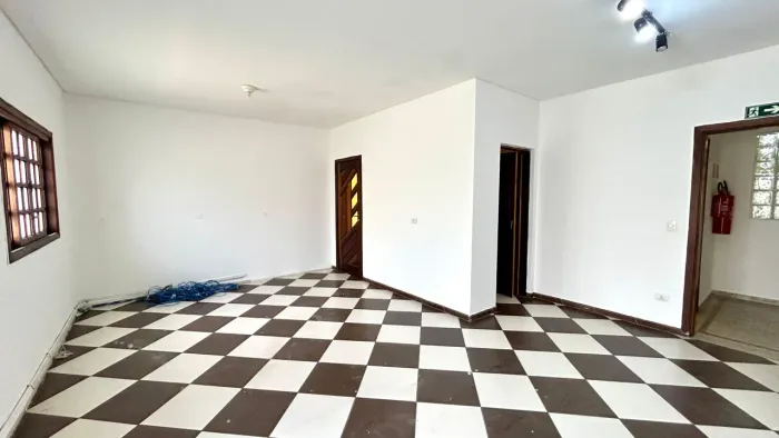 Casa com 5 Quarto(s) e 5 banheiro(s) para Alugar, 400 m² por R$ 10000 / Mês