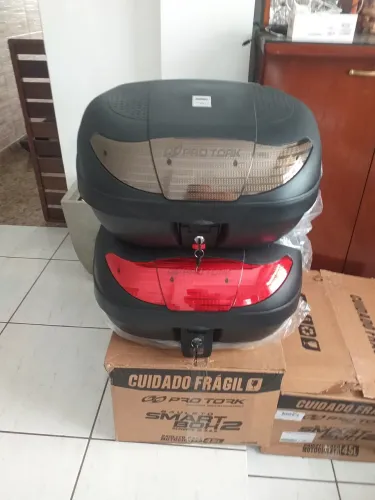BAULETO 45 LITROS GIGANTE CABE 2 CAPACETES FECHADO PARA MOTOS, SCOOTER, BICICLETAS, IFOOD