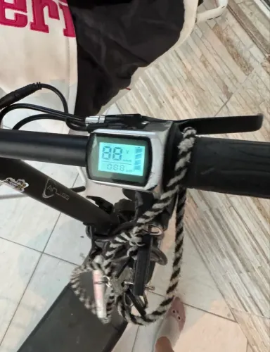 BIKE ELÉTRICA - SCOOTER Semi nova em perfeito estado 45km/h super rápida