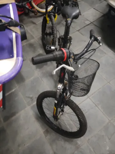 Bike aro 20 com marcha e suspensão 