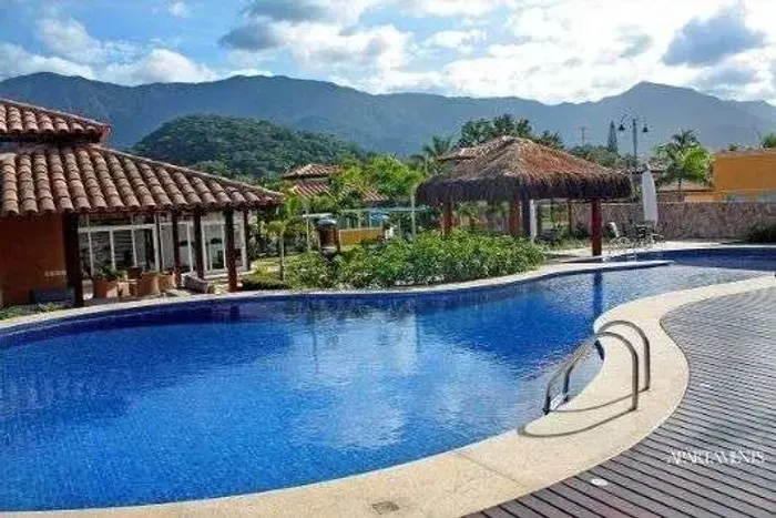Casa à venda em Caraguatatuba, Massaguaçu, com 4 quartos, 360m²