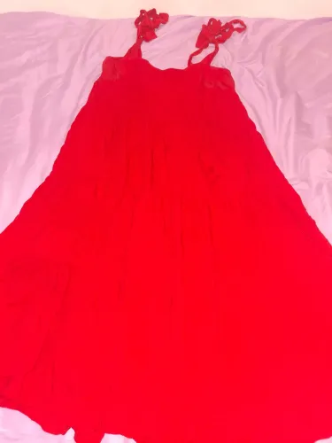 LOTE DE 28 ROUPAS FEMININAS 