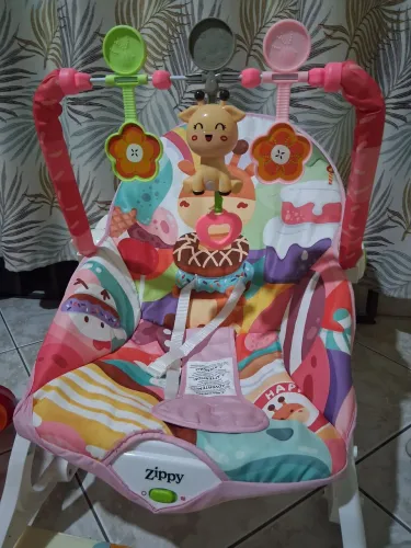 Cadeirinha de balanço e descanso para bebê
