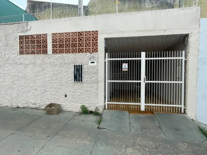 Casa aconchegante com boa localização próxima ao comércio